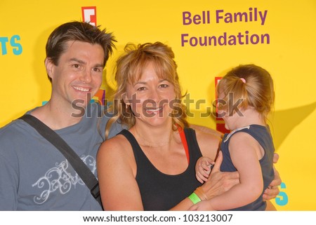 Megyn Price and family  at the 2009 PS Arts 