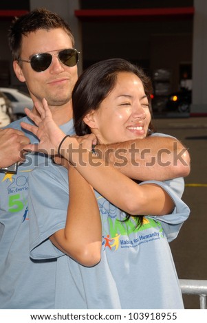 Colin Egglesfield and Stephanie Jacobsen  at the \'American Dream 5k Walk\' Benefitting Habitat for Humanity. Pacoima Plaza, Pacoima, CA. 10-10-09
