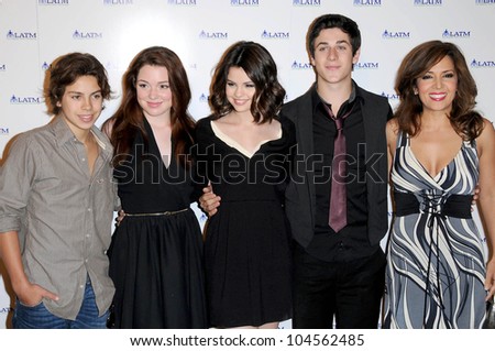 L-R Jake T. Austin, Jennifer Stone, Selena Gomez, David Henrie and Maria Canals-Barrera  at Disney\'s \'A Summer Soiree - The Magic of Mentoring\'. Beverly Wilshire Hotel, Beverly Hills, CA. 07-24-09