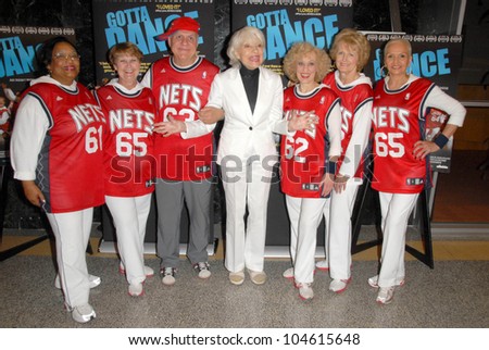 Carol Channing and the Cast of \'Gotta Dance\' at the Los Angeles Premiere of \'Gotta Dance\'. Linwood Dunn Theatre, Hollywood, CA. 08-13-09