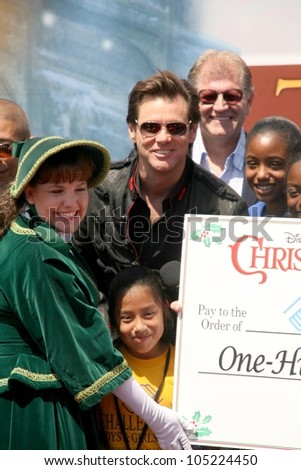 Jim Carrey at the \'Disney\'s A Christmas Carol\' Train Tour Kick Off. Union Station, Los Angeles, CA. 05-21-09
