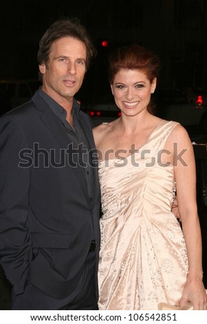 Hart Bochner and Debra Messing  at the Los Angeles Premiere of \'Nothing Like The Holidays\'. Grauman\'s Chinese Theater, Hollywood, CA. 12-03-08