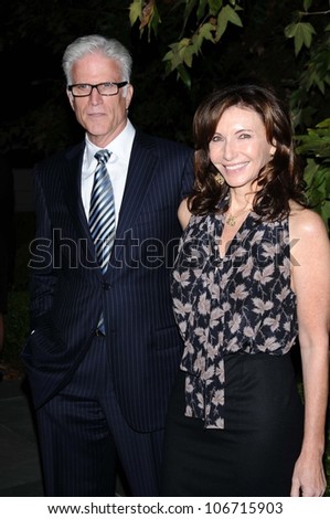 Ted Danson and Mary Steenburgen  at Oceana\'s 2008 Partners Award Gala. Private Residence, Pacific Palisades, CA. 10-18-08