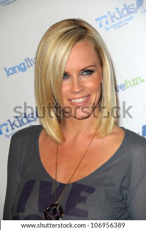 Jenny McCarthy  at the Launch party for 77kids clothing line by American Eagle. The Roxy, Los Angles, CA. 11-14-08