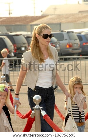 Denise Richards and family  at the 11th Anniversary Of P.S. Arts \'Express Yourself 2008\'. Barker Hanger, Santa Monica, CA. 11-15-08