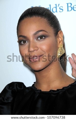 Beyonce Knowles  at the Los Angeles Premiere of \'Cadillac Records\'. The Egyptian Theater, Hollywood, CA. 11-24-08