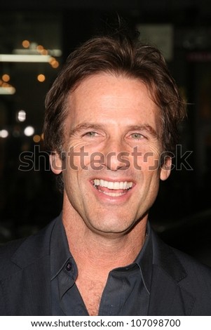 Hart Bochner  at the Los Angeles Premiere of \'Nothing Like The Holidays\'. Grauman\'s Chinese Theater, Hollywood, CA. 12-03-08