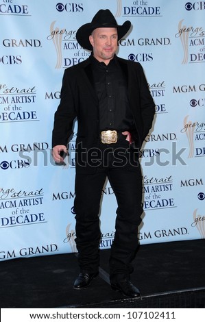 Garth Brooks in the press room at the Academy Of Country Music Awards\' Artist Of The Decade. MGM Grand, Las Vegas, NV. 04-06-09