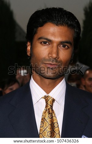 Sendhil Ramamurthy  at \'Heroes Countdown to the Premiere\' Party. Edison Lounge Downtown, Los Angeles, CA. 09-07-08