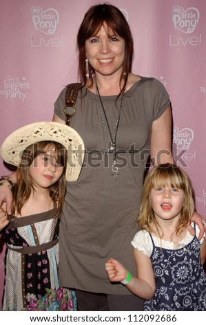 Annie Duke and Daughters at the Hollywood Premiere of \