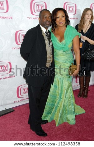 Levar Burton and Stephanie Cozart Burton at the 5th Annual TV Land Awards. Barker Hangar, Santa Monica, CA. 04-14-07