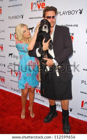 Tori Spelling and Dean McDermott at the 