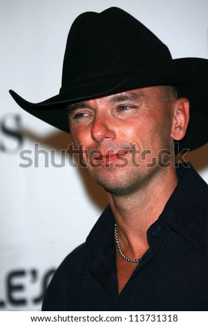 Kenny Chesney in the press room at The 33rd Annual People\'s Choice Awards. Shrine Auditorium, Los Angeles, CA. 01-09-07