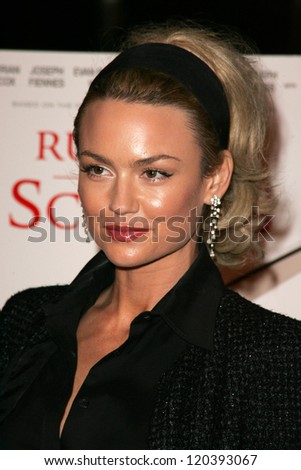 Kelly Carlson at the World Premiere of \