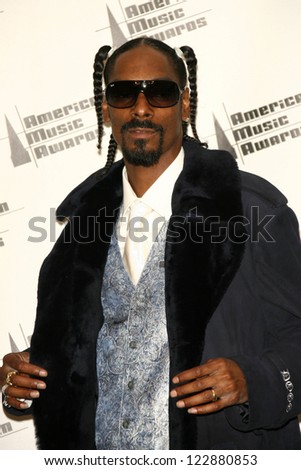 LOS ANGELES - NOVEMBER 21: Snoop Dogg in the press room at the 34th Annual American Music Awards at Shrine Auditorium on November 21, 2006 in Los Angeles, CA.
