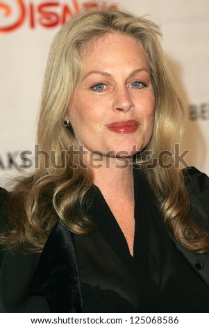 Beverly D\'Angelo at the Make-A-Wish Wish Night 2006 Awards Gala, Beverly Hills Hotel, Beverly Hills, California. November 17, 2006.