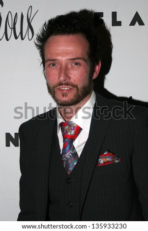HOLLYWOOD - APRIL 06: Scott Weiland at Flaunt Magazine Presents Nefarious Fine Jewelry Hosted by Velvet Revolver at Black Steel Restaurant on April 06, 2006 in Hollywood, CA.