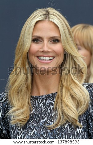 Heidi Klum at the launch of Heidi Klum`s Hair Beauty Therapy\'s Right End Revolution, The Grove, Los Angeles, CA 05-01-13