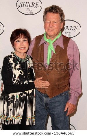 Ryan O\'Neal, Neile McQueen at the SHARE 60th Annual \