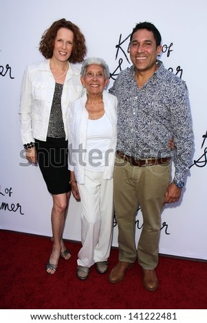 Oscar Nunez with wife and mother at \