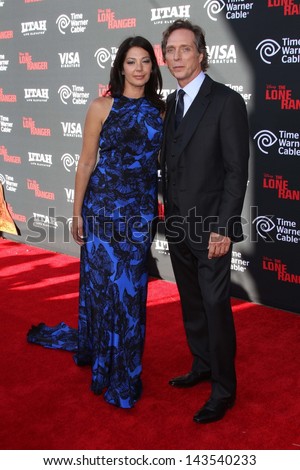 Kymberly Kalil and William Fichtner at \