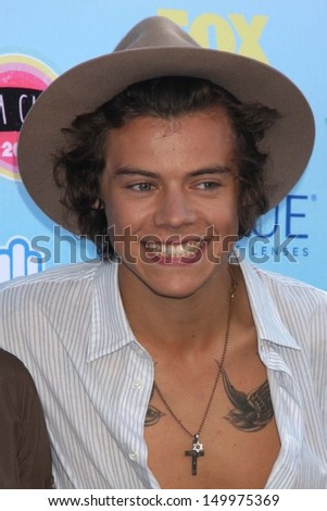 Harry Styles at the 2013 Teen Choice Awards Arrivals, Gibson Amphitheatre, Universal City, CA 08-11-13