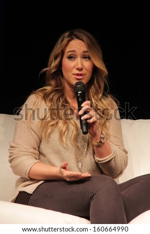 Haylie Duff appearing at the Los Angeles Ultimate Women's Expo, Los Angeles Convention Center, Los Angeles, CA 10-27-13