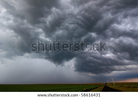 Severe Thunderstorm over the flat farmlands of central Illinois