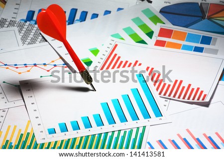 Dart pointing out a graph. Selecting target graph.