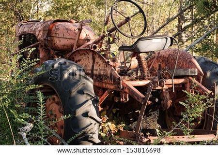 Vintage Farm Tractor Junk Yard Item/Vintage Farm Tractor Junk Yard Item/Vintage Farm Tractor Junk Yard Item