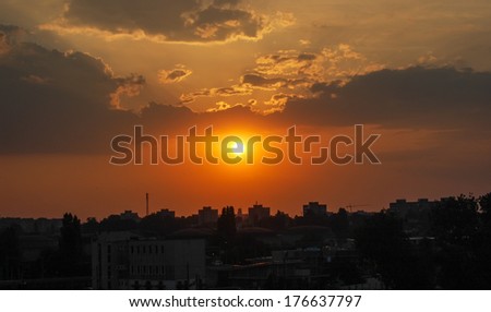 Sunset in a shadow city