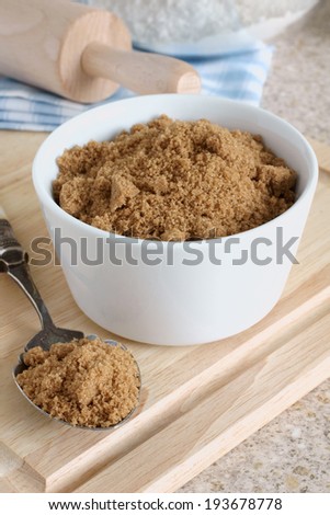 Light Muscovado Sugar an unrefined organic brown sugar with a molasses flavor from Mauritius