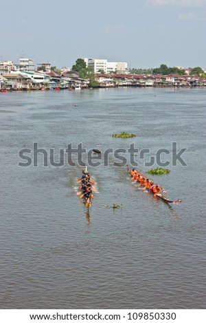 Long as water sports, boat races are held annually. In the province of Chachoengsao. An annual event here. You can draw many visitors.