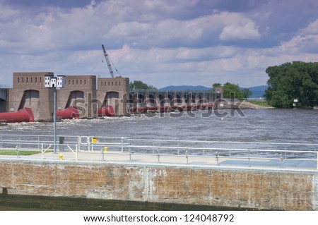 Roller gates and tainter gates on Mississippi River at Lock and Dam 7 in La Crescent Minnesota