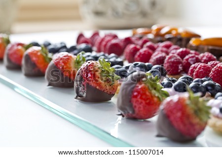 catering sweets / strawberries with chocolate