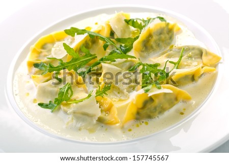 ravioli in creamy blue cheese sauce