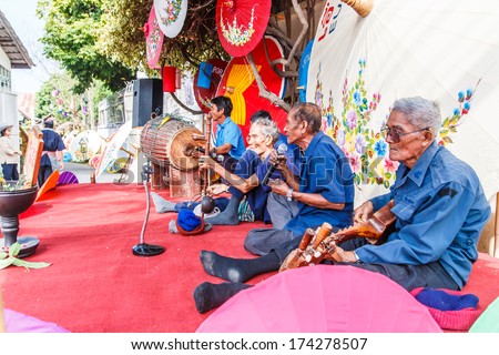 CHIANG MAI, THAILAND-JANUARY 19 : 31th anniversary Bosang umbrella festival,Home and shop decoration annual Umbrella festival at San Kamphaeng. on Jan.19, 2014 in Chiang Mai, Thailand.