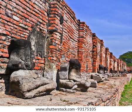 ruins statue buddha