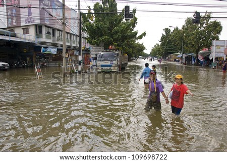 AYUTTHAYA, THAILAND - SEPTEMBER 12: Heavy flooding from monsoon rain in Ayutthaya and north Thailand arriving in Ayutthaya suburbs on September 12, 2011 in Ayutthaya, Thailand.