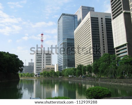 Skyscrapers and other modern buildings in Tokyo next to the Tokyo gardens