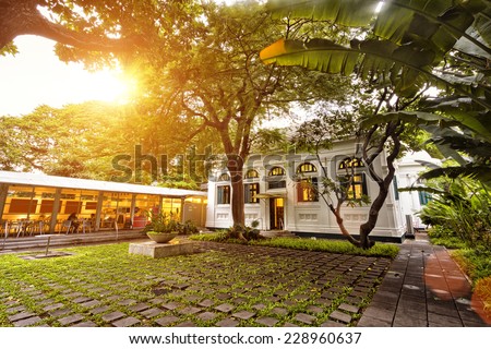 scene of restaurant front yard in sunset