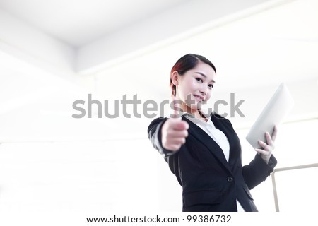 thumb business woman with pad