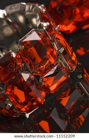 shiny red crystal bracelet reflexion