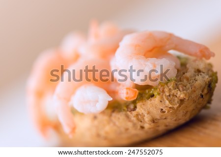 Preparing shrimp sandwich