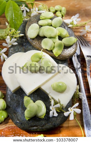 Broad beans and pecorino cheese food combinations