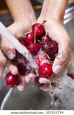 washing of fruits, cherries