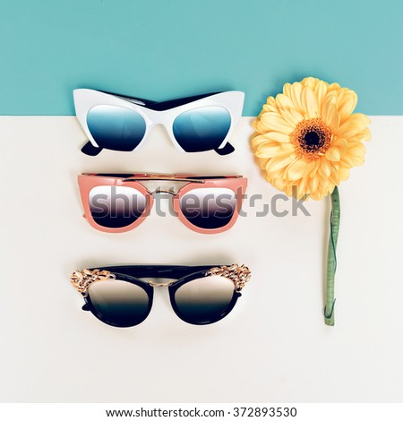Set trendy Sunglasses. Choice Season. Fashion style