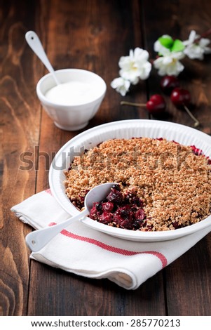 Berries, oat bran and flax seeds crumble, selective focus