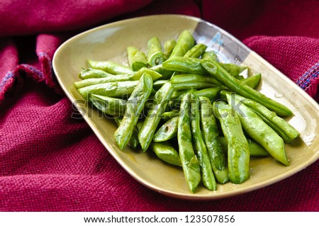 dish of green beans