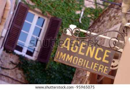 real estate agency sign in France